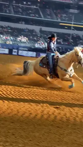 When Hailey Kinsel and Sister hit the dirt, you know it’s going to be good. #fyp #sports #athletesontiktok #rodeo #horses #barrelracing