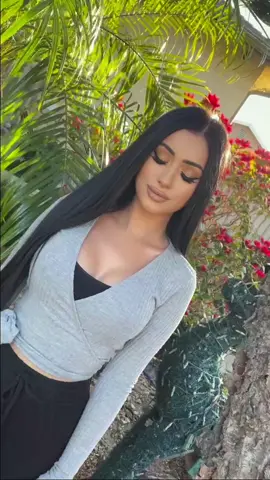 #HairFoodChallenge #OverShareInYourUnderwear #AirPodsJUMP #eyeslipsface #makeuptiktok #fyp #makeuptutorial #babesoftiktok #makeupartist #model