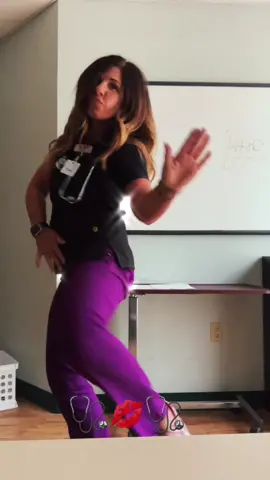 Wrapping this 32 hr work week up just like this🕺🙌🏻💋🤪#fyp #nursesoftiktok