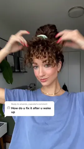 Reply to @amanda_cupcake day 2 hair refresh! This is how I fix my hair most days between washes 🚿 #hairrefresh #curlyhairtutorial #DontSweatIt