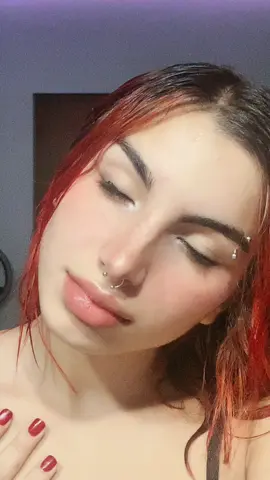 si, son la 1 de la mañana y recien termino de maquillarme