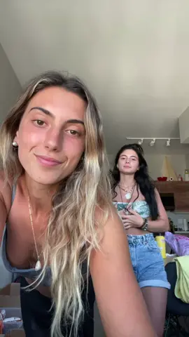 Just a libra sun and a libra rising vibing ♎️🤍😇🦋😅🤣