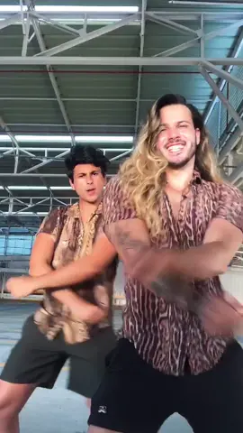 Fora do tempo mas tá valendo 😂💁🏼‍♀️🙈 @leoleomorais #DançarTbConta #danca #longhair
