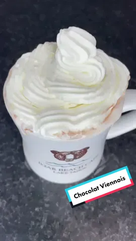Le matin tu bois un chocolat chaud ou du café ??🍫☕️ #chocolatchaud #ptitdej #chocolatviennois