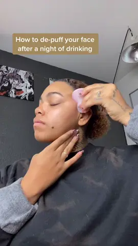 De-puff after a night of drinking! #fyo #fyp #beautyhacksskincare