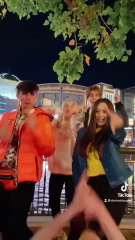 Aly at the bottom 😂👍 @sawyersharbino @pressleyhosbach @alyjofficial @jaimeadler #SourPatchPrankFund #GodzillaVsKongRoar