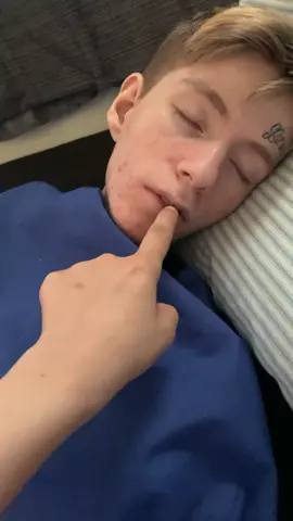 “What you just do?” 🤣😭 my babymama messing with me while I sleep 😴 🤦🏼‍♂️ #fyp #longneck #2021 #foryoupage #foryouu