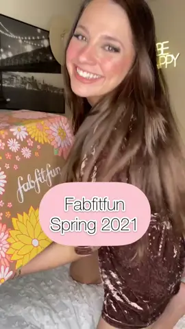 Unboxing FabFitFun spring 2021 box #fabfitfun #fabfitfununboxing #fabfitfunspringbox #unboxing #bussit