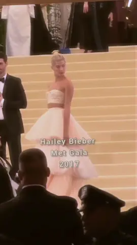 Hailey Bieber at Met Gala 2017 #justinbieber #haileybieber #fy #Fy #Fy#bellahadid @haileybieber