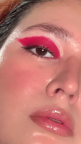 wanted a red look. #fyp #parati #makeuptutorial #editorialmakeup #maquillaje #foryou