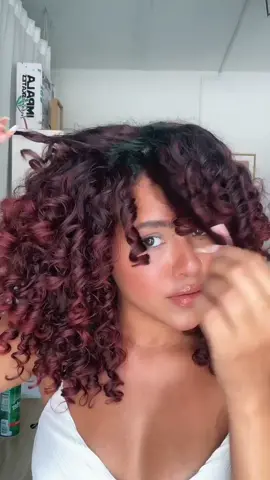 How To get MORE volume in your curls ✨ Just one easy step babes ! Try it out for yourself #morevolume #curlyhairtips #curlyhairvolume