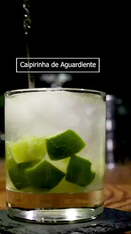 Caipiriña de Aguardiente 🍹 #elsalvador #bartender #parati #fyp #drinkrecipe #mixologist #tutorialescheck