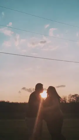 This was fun 🥺🤍 #aurorarunaway #couplestrend #marriedmybestfriend #sunset #GoForTheHandful #GetCrocd
