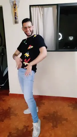 Dc: @rosee_20 ame tu baile, sígueme y comenta este video y te dedico un baile, (instagram: Santi.mesa19) #dance #trend #baile #viral #fyp #parati