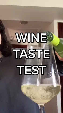 Weekly 🍷 Test from an amateur #winetime #whitewinelover #vino #winetastetest #winetaste