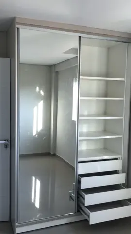 Guarda roupa  para ambientes pequenos!! Dedicação e responsabilidade perfect