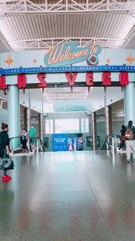 Go to Vegas with your best friends #vegas #fyp #travel