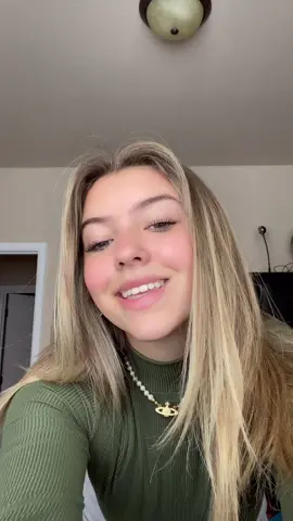 go sign up for my interactive q and a in my bio!! cannot wait to meet everyone:) #ItsOurHome #colorcustomizer #greenscreen