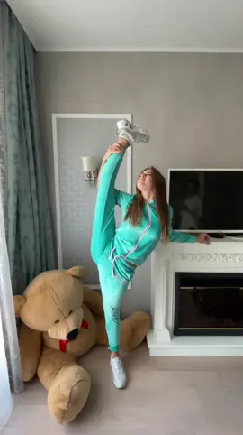 С утра немного разомнемся🤪 #шпагат  #зарядка #morning