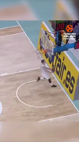 Luka made this look was too easy 😅 @euroleague #basketball #lukadoncic #fyp