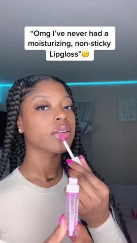 Can you tell this is my favorite gloss?😭💕 #rayellabeauty #lipglossbusiness #lipgloss #entrepreneur #smallbusinesscheck #businesscheck #smallbiz