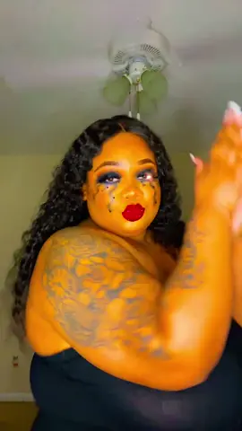 I know I’m let to the trend buuttttt ❤️🤣 #OneStepCloser #fyp #beauty #gems #WidenTheScreen #makeup