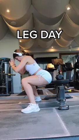 my legs feel like jello today tbh 🥲 #legworkout #GymTok #girlswholift
