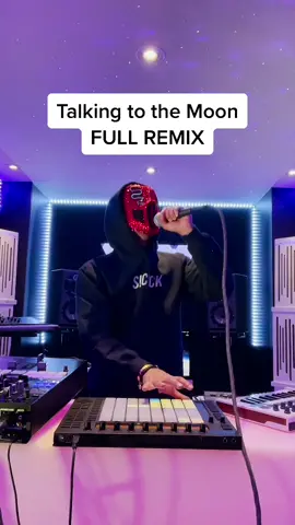 Since you asked it’s only right I deliver... @brunomars 😷🔥 Full link in bio. #talkingtothemoon #remix