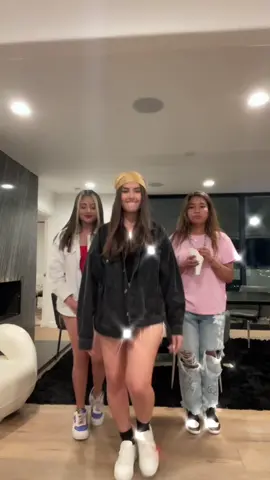 Te extrañe @jimena.jimenezr 🥺 @melipandda te amo perris