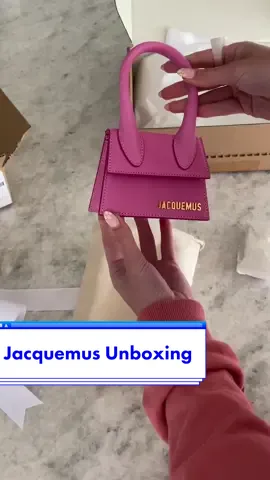 Unboxing my @jacquemus pink Le Chiquito bag💓 #unboxing #jacquemusbag #fashiontiktok #unboxingasmr