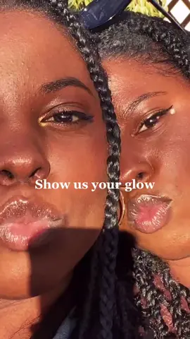 Show us your glow! 😌✨ @mindbeautymusic #blackbeauty #melaninglow #melaninbaddies #twins #blackgirls #sunlight #melanin #REMDreamCheck#VoiceEffects