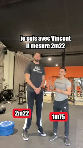 Le géant @vincentpourchot 💪 7’3 vs  5’7