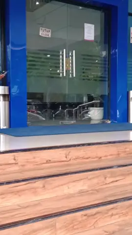pulang kerja langsung ke Bank BRI. udah nyampek tutup pulak. enggak nasip