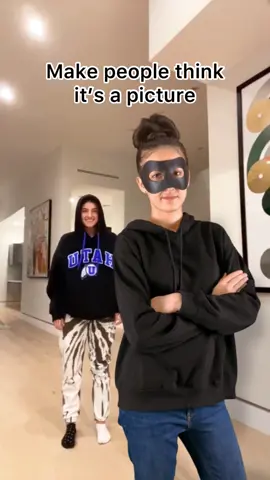 Make ppl think it’s a picture 👀 #fyp #tiktok #trend