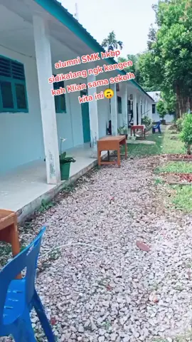 renovasi sekolah 🙃 orang dh pada pulang tpi aku masih disekolah bantu guru nge chat sekolah🤣😂#fyp #viral #smk #multimedia