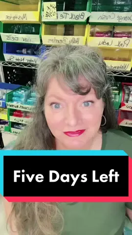 FIVE DAYS LEFT!  🤩 #AnniversaryBox #AnniversaryBigBox #BigBox #Glitter #SayQuayNotKway #LoveMeMode ￼