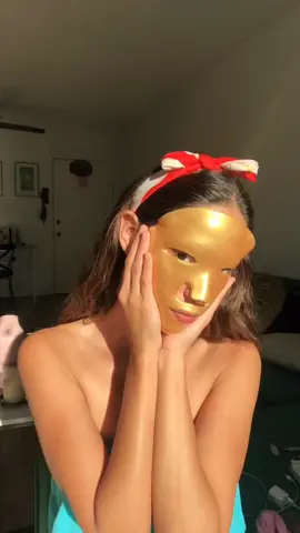 What’s in your nighttime self-care routine 🌙✨ #skingym #SelfCare #selfcareroutine #goldfacemask