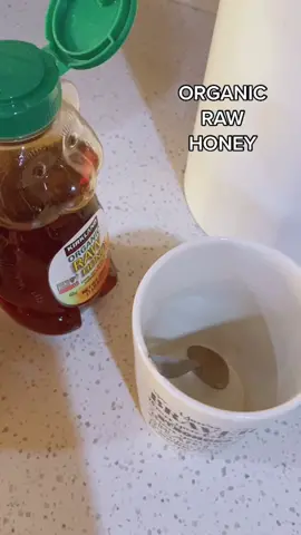 Honey Cinnamon Tea 🍯☕️ #fyp #fypシ #foryou #foryoupage #drink #yummy #delicious #relaxing #tea #drink