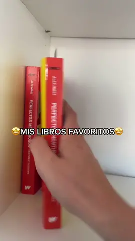 Ordenando mi librería estantería, Parte 1 #libro #BookTok #book #bookshop #bookhaul #AdrikCash #perfectosmentirososalexmirez