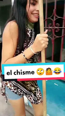 todos tenemos una vecina así 😂😂cierto o falso ? #isandrep #comedia #vecinas #chismosa