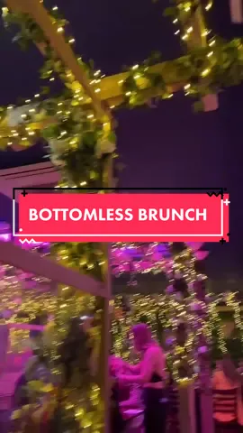 We outsideeeee #bottomlessbrunch #drinking