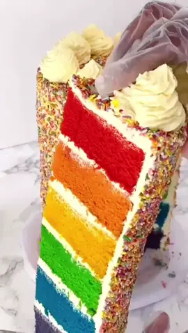 Who wants rainbow cake? ❤️🌈 #Cake #Rainbowcake #Baking #dessert #Rainbow #food #foodtiktok