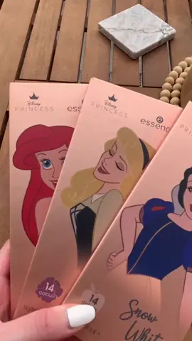 DISNEY PRINCESS PALETTES?! YES, PLEASE 👸🏼👑 what do we think about these?! #makeup #makeupunboxing #fyp #foryou #newmakeup #beauty