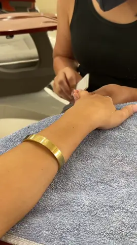come get my nails done with me :)