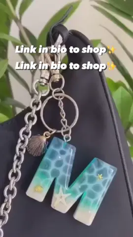 Always love making these💓 link in bio to shop! #SmallBusiness #resinkeychain #resinpour #demolding #etsygift #resinmold #shopsmall