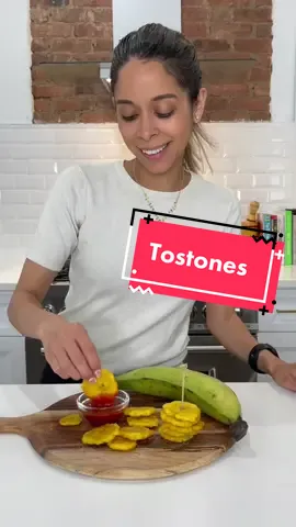 How to make Tostones::: #tostones #fritoverde #dominicanchef #lachefdelpueblo #chefrose #dominican #dominicana