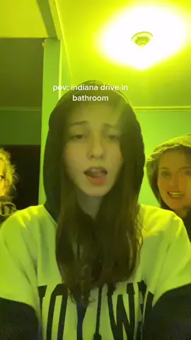 @laineygreennn @myuvulaisbleeding