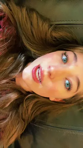 <3