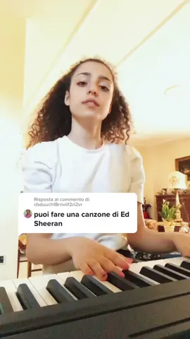 Rispondi a @cbduuchf8rnviif2ri2vr ecco a te😘 spero ti piaccia🎤💕.    Scusa per la pronuncia fa schifo🥲.   #perte #viral #fyp