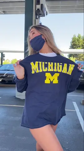 And just like that…we off 🚀🥺🤍 #FriendsReunion #college #fypシ #InTheHeightsChallenge #graduation  #katespadenyhappydance #umich #ucla